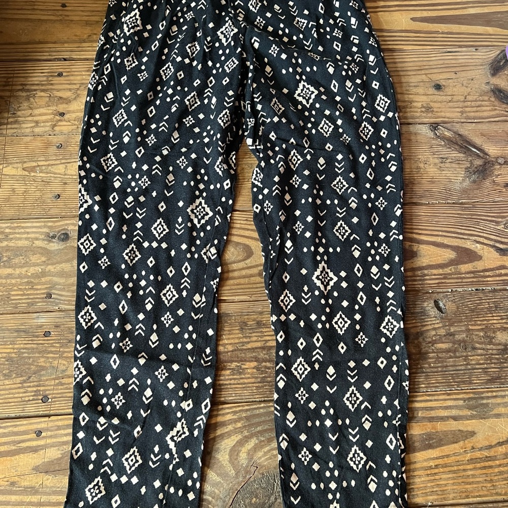Forever 21 Black and Cream Textured Pants